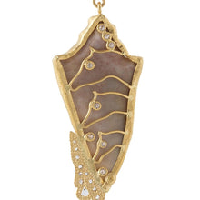 Load image into Gallery viewer, Arrowhead Pendant in 20K Yellow Gold with Agate and Rose-Cut Diamonds - Coomi
