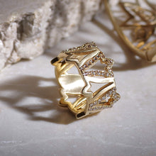 Load image into Gallery viewer, 20K Sagrada Labyrinth Diamond Ring - Coomi
