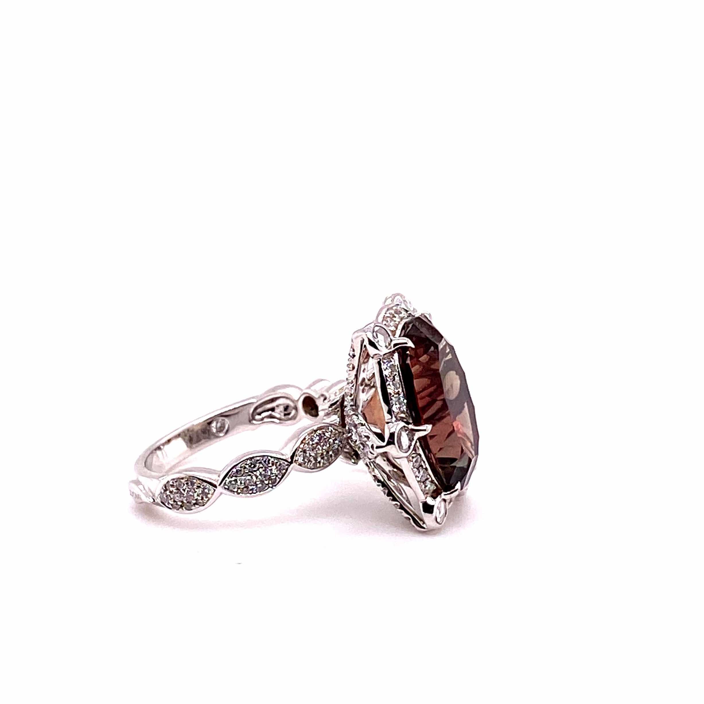 Sunstone  and Diamond Ring set in 18k white gold - Coomi